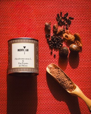 Theobroma cacao L. & Pan Pepato del Monte - cacao erboristico in tazza